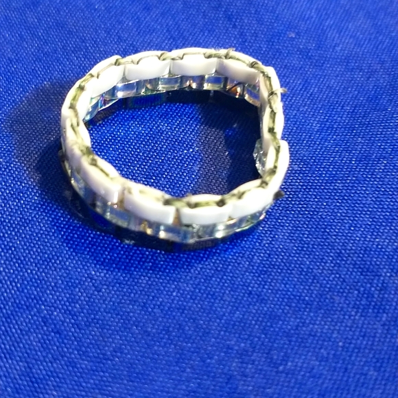 Beaded Ring -Black, White, and Gray Size 7 1/2 - Picture 2 of 4